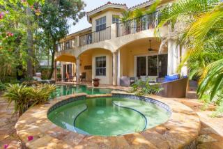 3211 Morris Ln, Miami, FL 33133-3230