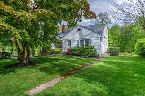 93 Van Etten Blvd, New Rochelle, NY 10804-2319