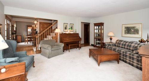 8926 Greenacre Ct, Greendale, WI 53129-1543