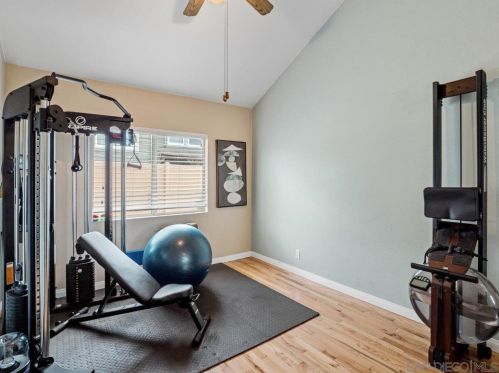 1653 Edgemont St, San Diego CA 92102-1241 exterior