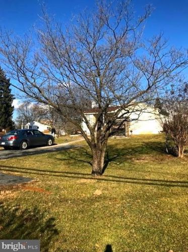 201 York Rd, Carlisle, PA 17013-3152