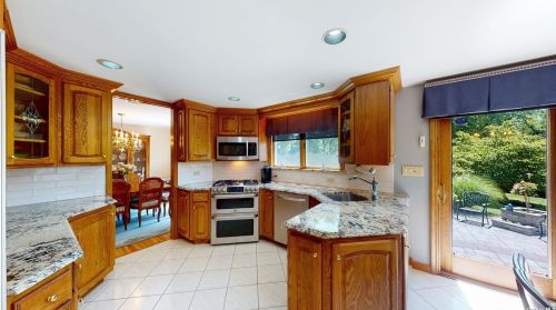 18 Hardwick Dr, Huntington Station NY  11746-4506 exterior