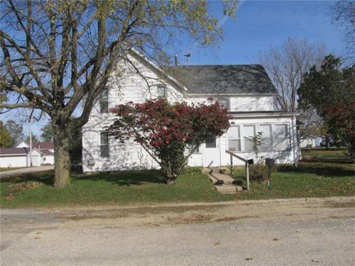 118 Parsons St, Prairieburg, IA 52219-8800