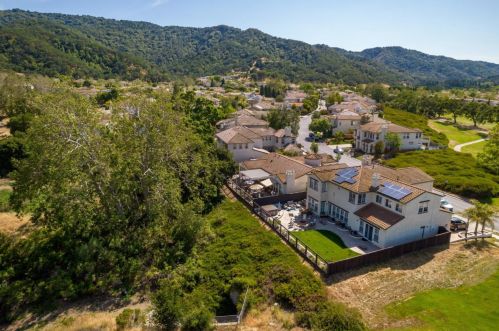 2415 Muirfield Way, Gilroy CA  95020-3065 exterior