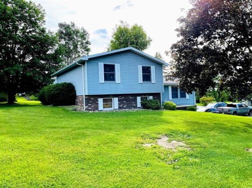 103 Leona St, Hopwood, PA 15445-2032