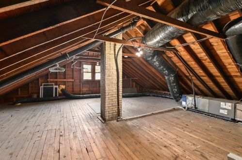 5616 Washington Blvd, Milwaukee WI 53208-1647 exterior