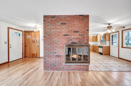 1319 Meriden Ave, Southington, CT 06489-4219