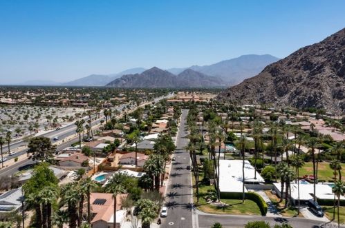 46500 Cameo Palms Dr, La Quinta CA  92253-2016 exterior