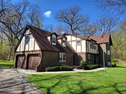 4607 Highway St, Edgerton, WI 53534-1958