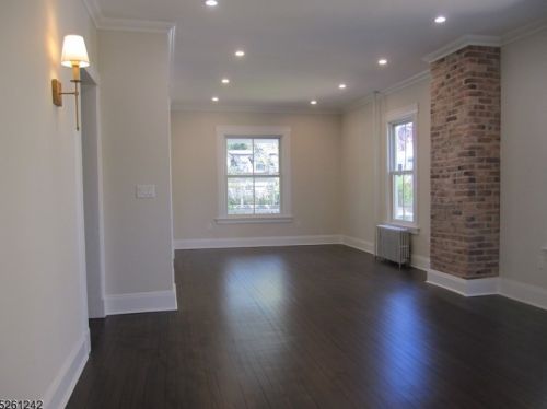29 Midland Ave, Montclair NJ  07042-2817 exterior