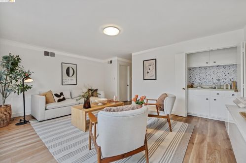 13050 Brookpark Rd, Oakland CA  94619-3504 exterior