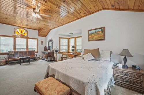 58 Van Orden Ave, Airmont NY  10901-6424 exterior