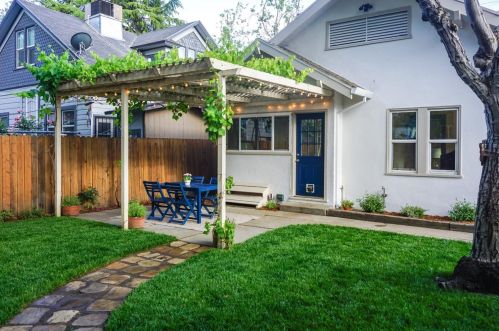 817 Cross St, Woodland CA  95695-4040 exterior