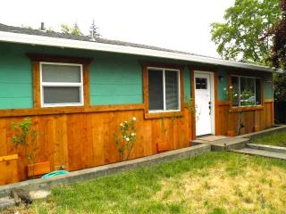 745 Oak St, Yreka, CA 96097-2320