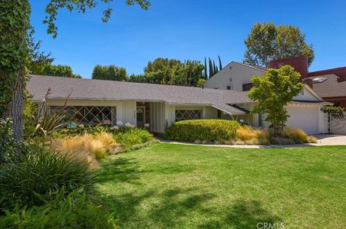 4262 Lemp Ave, North Hollywood CA  91604-2811 exterior