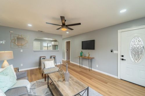 546 Libby Ln, Lathrop CA  95330-9545 exterior