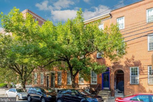 558 16th St, Philadelphia PA  19146-1550 exterior