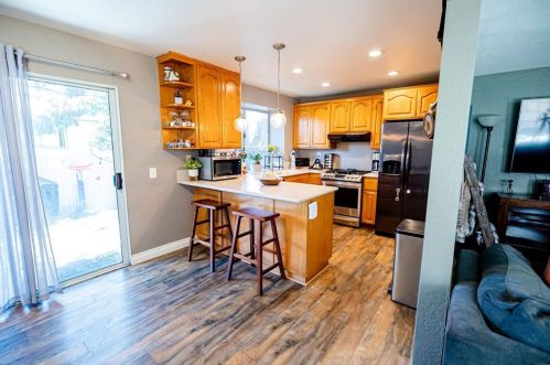 1785 Promenade Pl, Vista CA  92083-6167 exterior