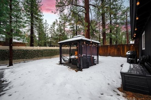 328 Sherwood Blvd, Big Bear City CA  92314 exterior