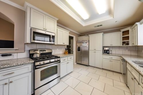 3354 Summer Ln, Madera CA  93637-6001 exterior