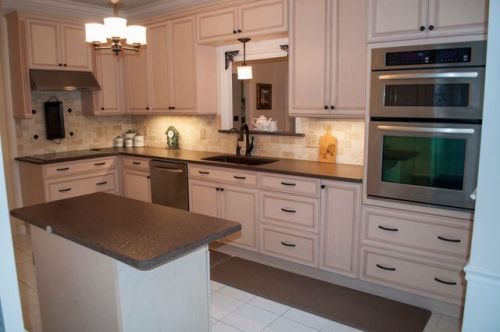 228 Greenview Cir, Greenville, SC 29609-1966