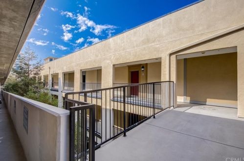 2403 Watermarke Pl, Irvine CA  92612-7690 exterior