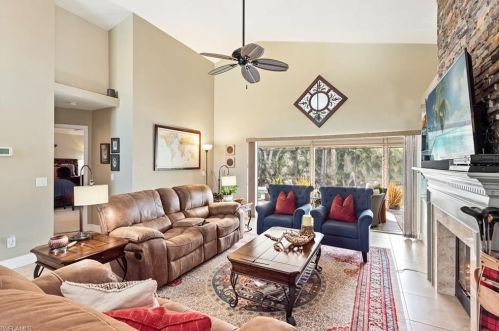 53 Grey Wing Pt, Naples, FL 34113-8406