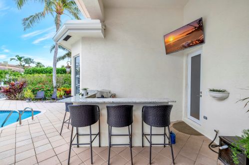 955 Gardenia Dr, Delray Beach FL  33483-4806 exterior
