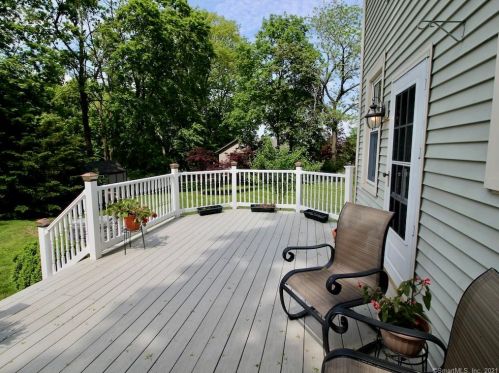 310 Main St, Wallingford CT  06492-2232 exterior