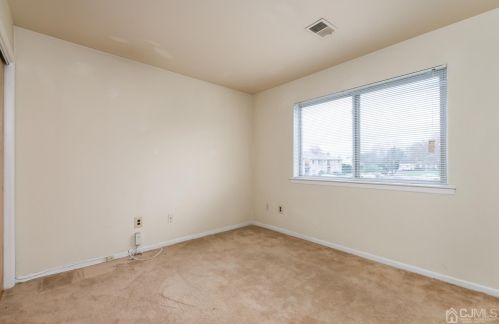 1301 Bradley Ct, Princeton NJ  08540-9547 exterior