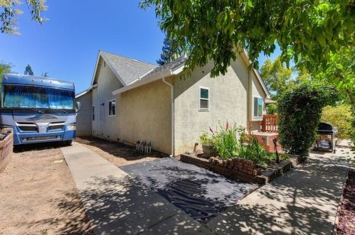 102 Seafarer Ct, Folsom CA  95630-2332 exterior