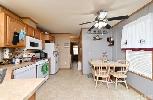 43 Bayshore Mobile Mnr, Hazlet NJ  07730-4129 exterior