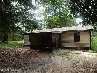 102 Mary Dr, Interlachen, FL 32148-5083
