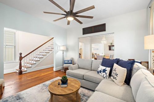 1021 Sealy St, Galveston TX 77550-3813 exterior