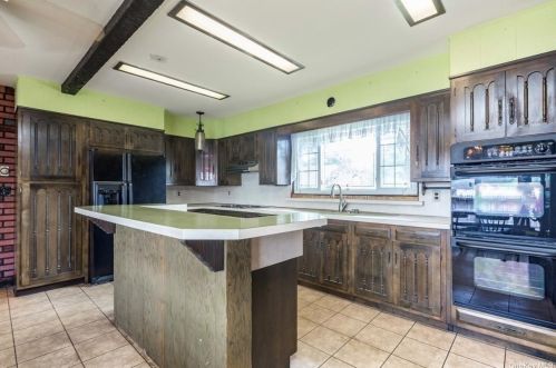 2143 Waltoffer Ave, North Bellmore NY  11710-1532 exterior