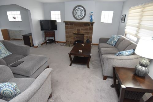 226 Marigold St, Whitaker PA  15120-2233 exterior