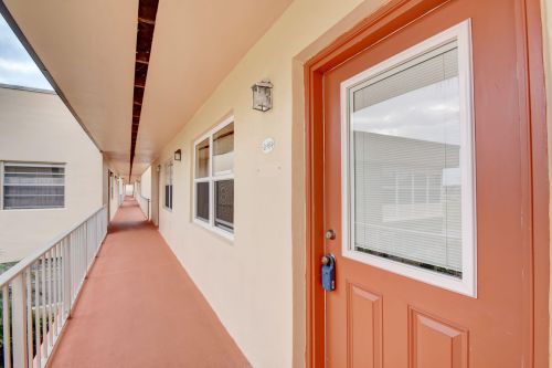 814 Normandy Q, Delray Beach FL  33484-7932 exterior