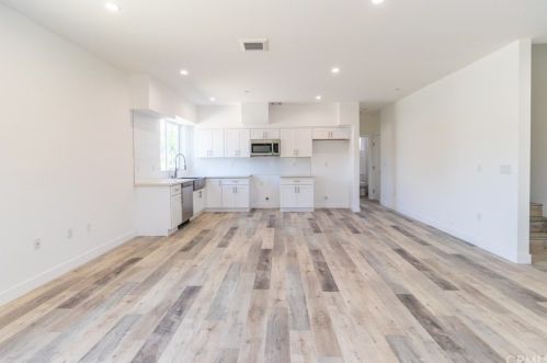 5618 Bakman Ave, North Hollywood, CA 91601-0018