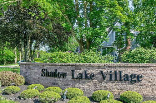 142 Lexington Ct, Tinton Falls, NJ 07701-5479