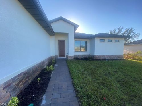 2713 6th Ave, Cape Coral FL  33909-8883 exterior