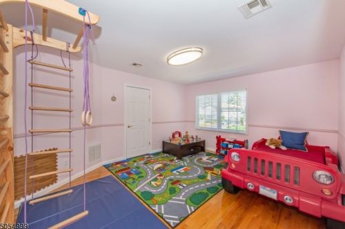146 Sadler Rd, Bloomfield NJ  07003-5321 exterior