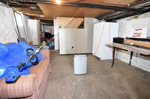 2329 Clinton St, Whitaker PA  15120-2662 exterior