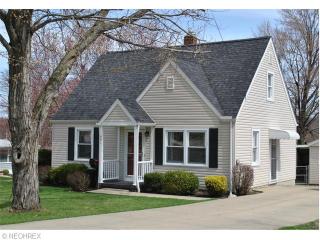 491 Dorset St, Akron, OH 44305-3149