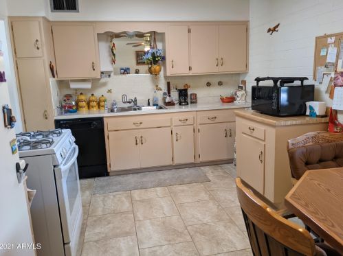 11673 Desert Hills Dr, Sun City, AZ 85351-3866