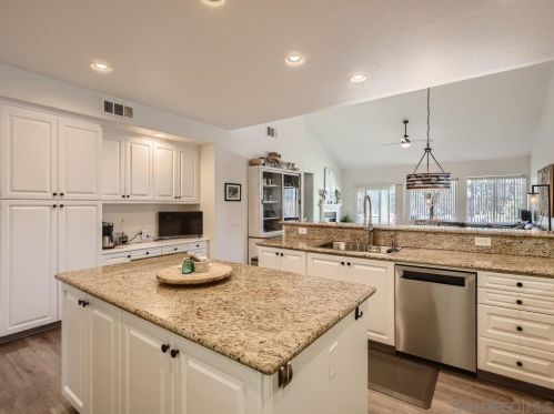 32848 Trini Ct, Temecula CA  92592-7120 exterior