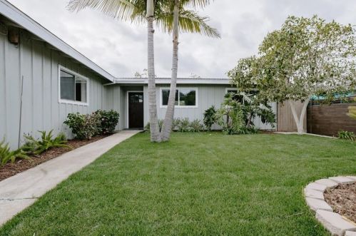 1027 San Abella Dr, Encinitas CA  92024-3949 exterior