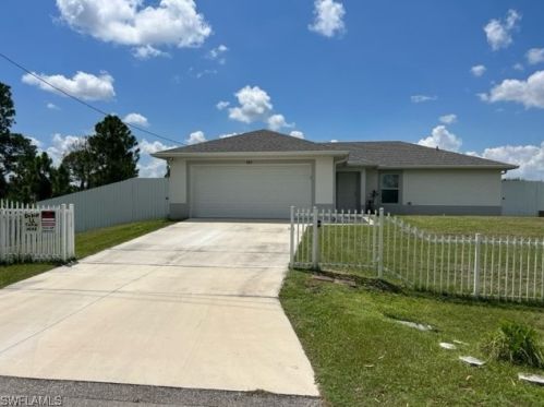 844 Portland St, Lehigh Acres, FL 33974-1717