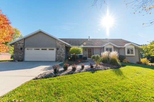 3655 Starlite Dr, West Bend, WI 53095-8757