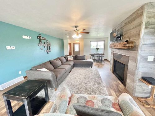 401 Sweetflag Ave, Fond Du Lac WI  54935-1875 exterior