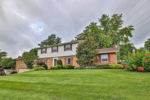 748 Meadow Wood Dr, Covington, KY 41017-1203